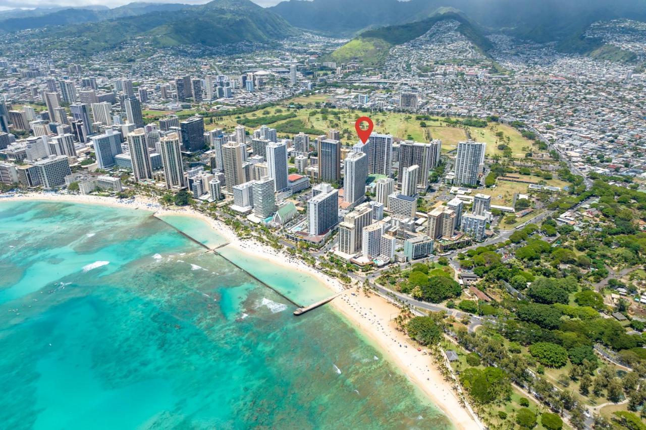 Waikiki Banyan W-ocean Views With Free Parking! Apartamento