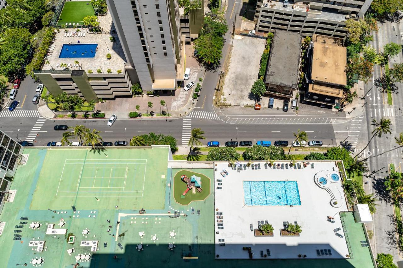 Waikiki Banyan W-ocean Views With Free Parking! Apartamento