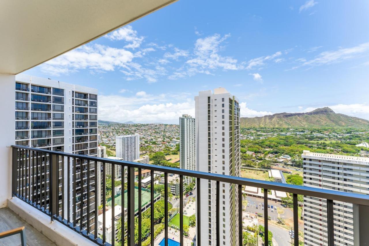 Waikiki Banyan W-ocean Views With Free Parking! Apartamento